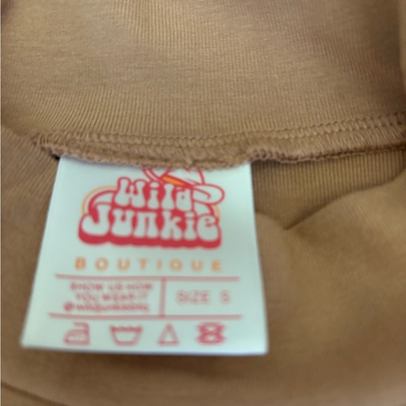 Wild Junkie Boutique crop fringed top - Picture 5 of 5